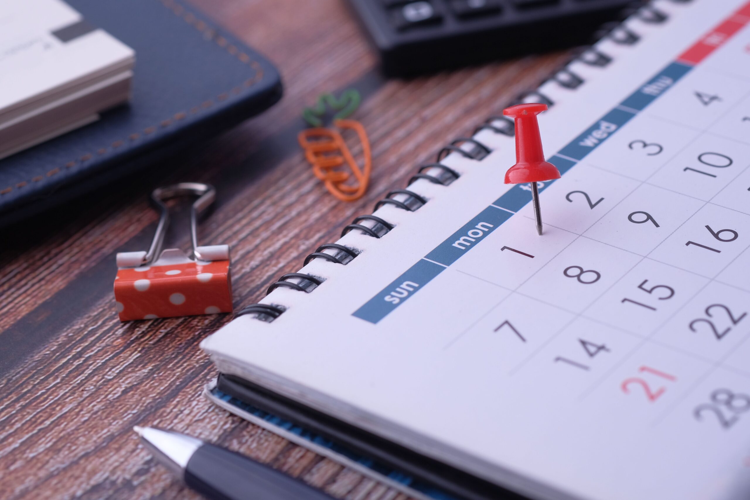 A calendar with a pinned date representing the 90-day deadline to file a mechanics lien in Nevada.